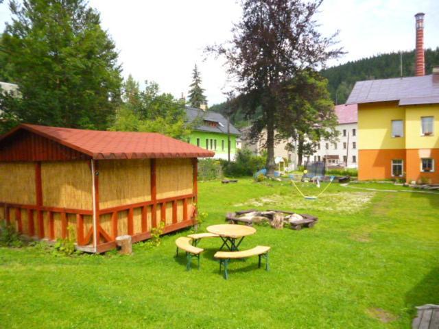 Apartmany Lestarka Korenov Luaran gambar