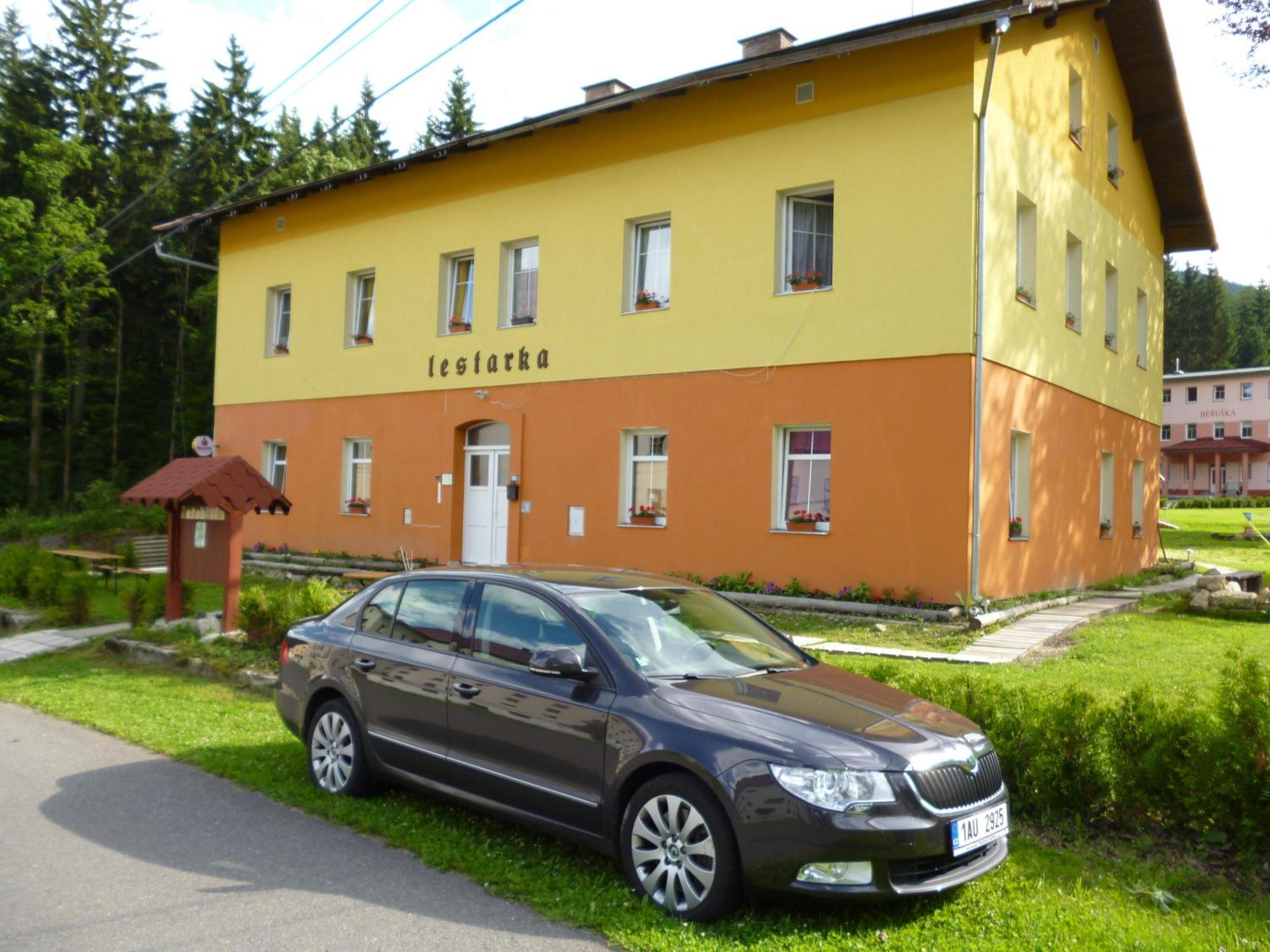 Apartmany Lestarka Korenov Luaran gambar