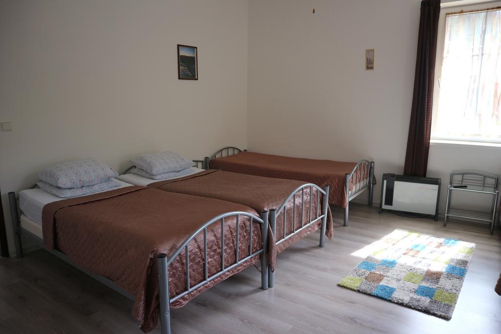 Apartmany Lestarka Korenov Luaran gambar