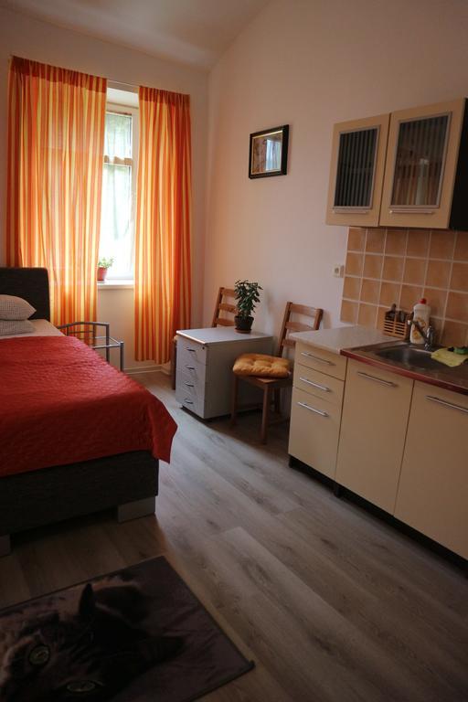 Apartmany Lestarka Korenov Luaran gambar