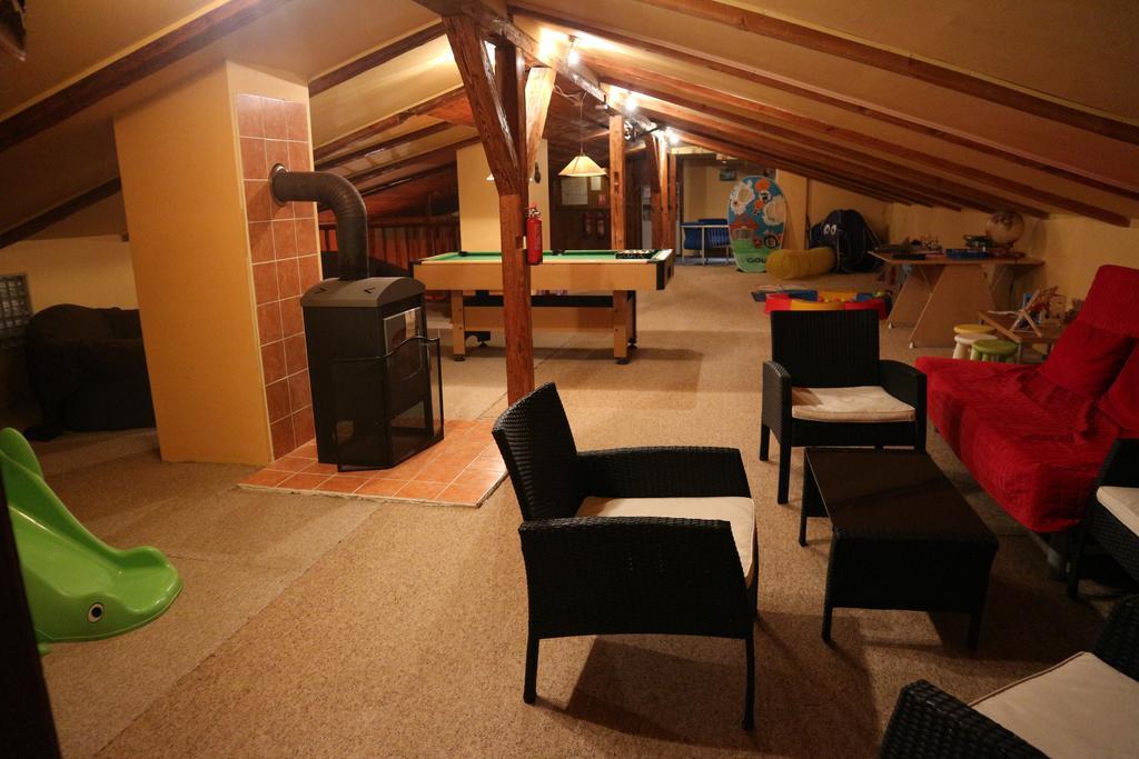 Apartmany Lestarka Korenov Luaran gambar
